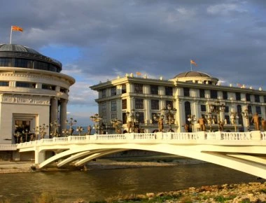 Συνεχίζεται η αντιρωσική φρενίτιδα: Απέλαση Ρώσου διπλωμάτη και από τα Σκόπια